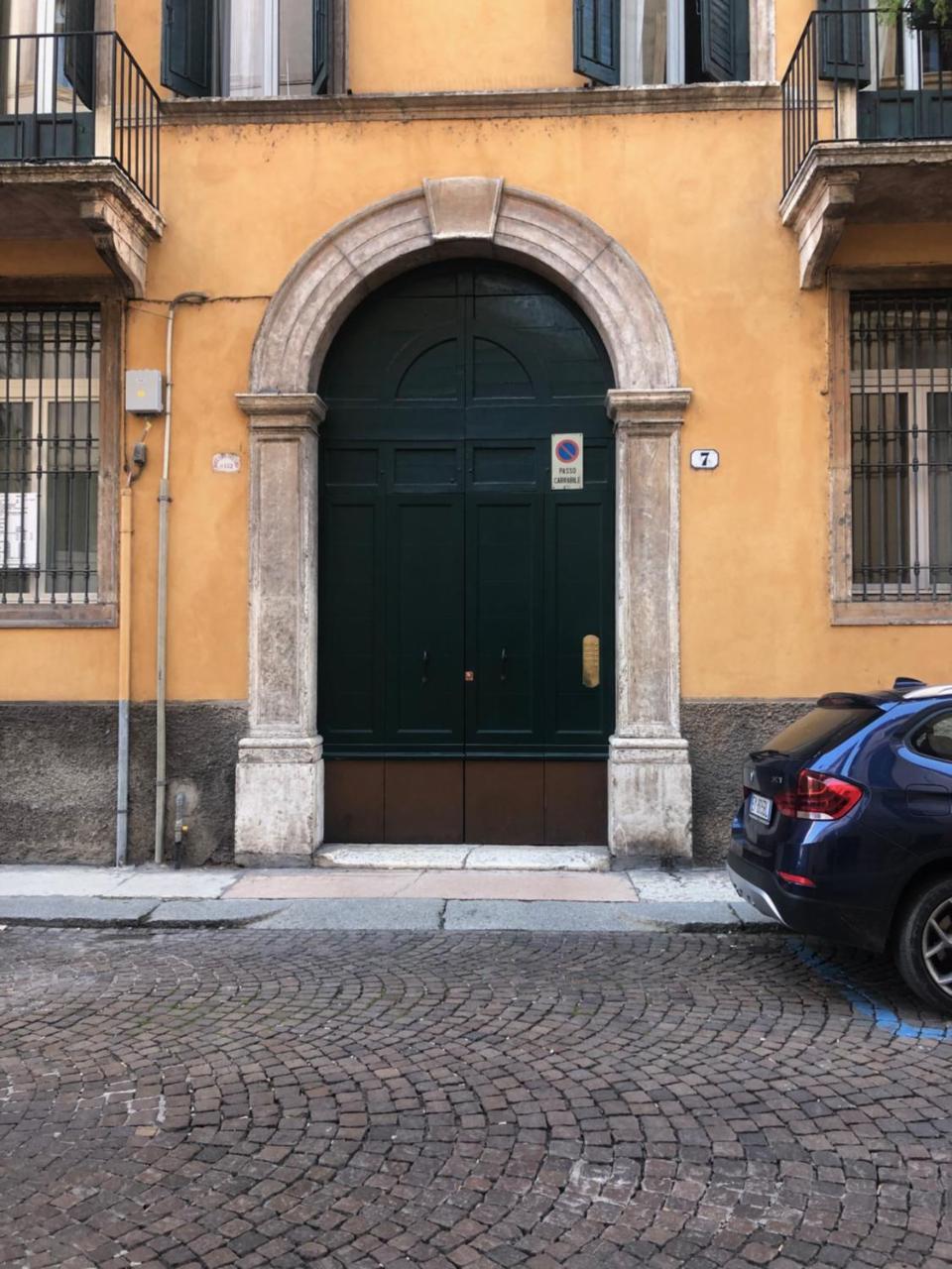 Duomo Apartment Верона Екстериор снимка